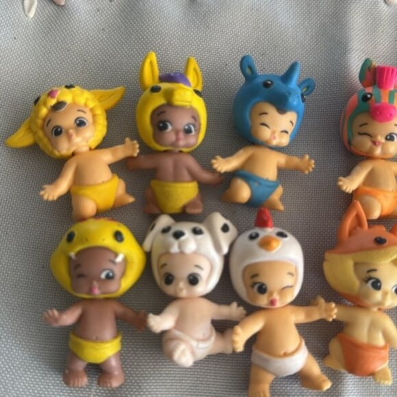 Twozies Baby Figures Lot of 13 Moose‎ Toys - Picture 2 of 4
